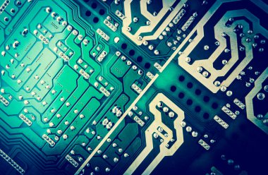 Elektronik devre kartına yakın çekim
