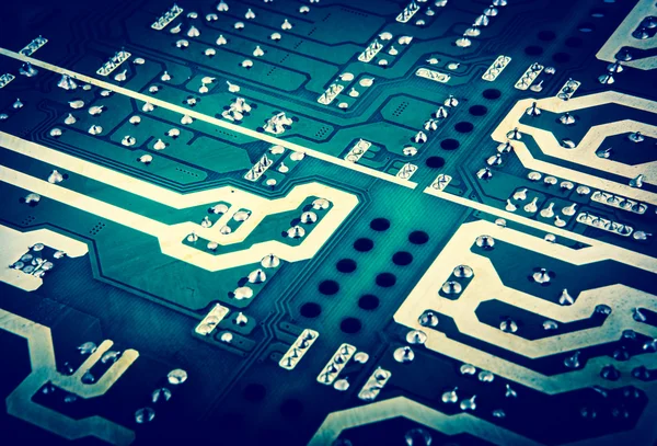 Elektronik devre kartına yakın çekim