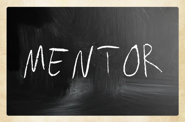 "Mentor "manuscrito com giz branco em um quadro-negro — Fotografia de Stock