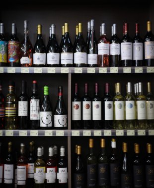 alkollü içki şişeleri