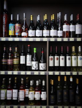 alkollü içki şişeleri