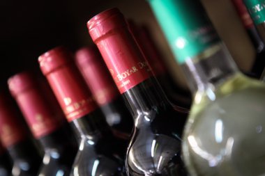 alkollü içki şişeleri