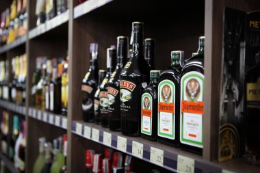 alkollü içki şişeleri