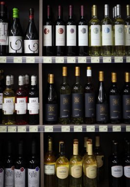 alkollü içki şişeleri