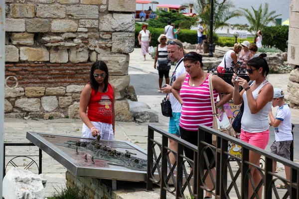 Uitzicht op de stad Oude Nessebar en de zee, Bulgarije — Stockfoto