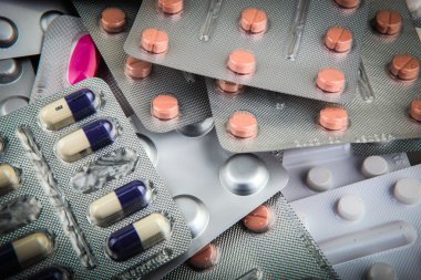birçok renkli ilaçlar