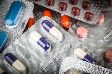 birçok renkli ilaçlar