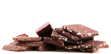 Beyaz üzerine izole edilmiş çikolata.