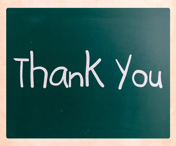 "Danke "handgeschrieben mit weißer Kreide auf einer Tafel — Stockfoto