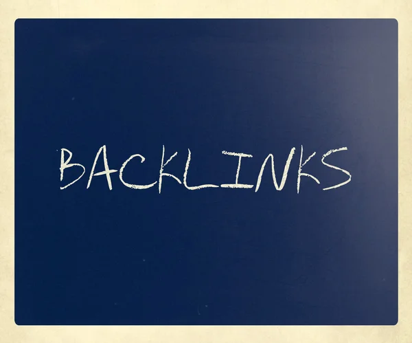 La parola "Backlinks" scritta a mano con gesso bianco su un cinghiale — Foto Stock