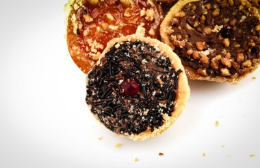 Beyaz bir arka plan üzerinde izole kek