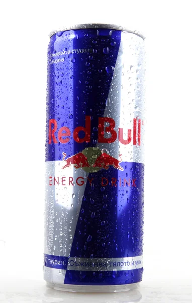 AYTOS, BULGÁRIA - JANEIRO 25, 2014: garrafa Red Bull pode isolado — Fotografia de Stock