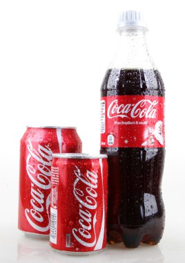 Aytos, Bulgaristan - 28 Ocak 2014: Coca Cola beyaz izole