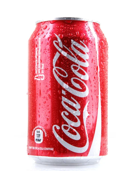 Aitos, Bulgarije - 14 maart 2014: coca-cola geïsoleerd op witte ba — Stockfoto