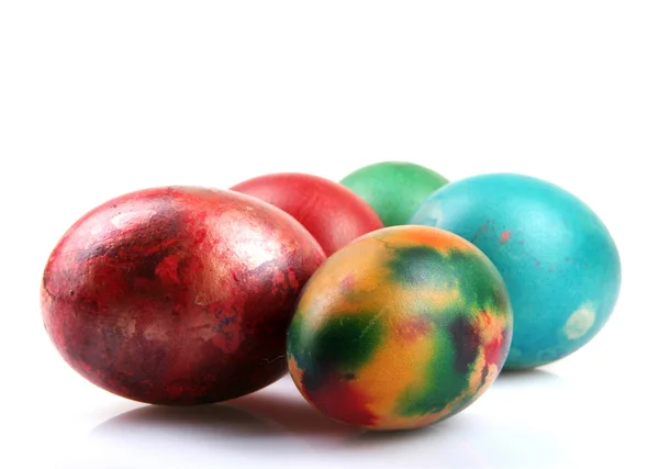 Beyaz arkaplanda paskalya yumurtaları — Stok fotoğraf