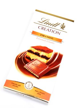 Aytos, Bulgaristan - 10 Nisan 2014: lindt swiss sütlü çikolata. Lind