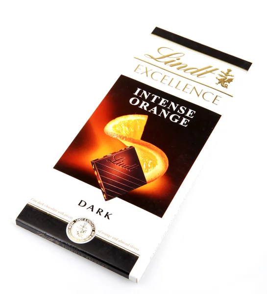 AYTOS, BULGARIE - 10 MAI 2014 : Lindt Chocolat au lait suisse. Lind — Photo