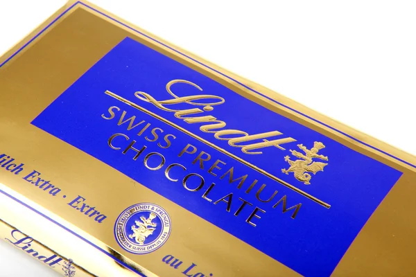 AYTOS, BULGARIE - 10 MAI 2014 : Lindt Chocolat au lait suisse. Lind — Photo