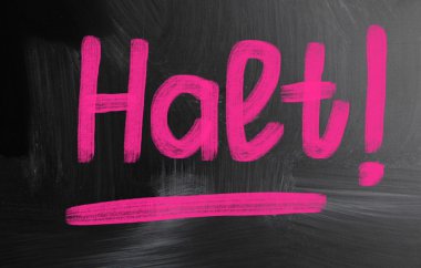 bir kara tahta üzerinde tebeşir ile el yazısı durdurmak