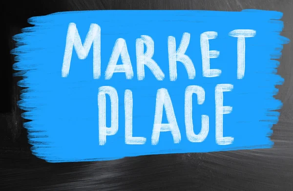 Marketplace escrito à mão com giz em um quadro negro — Fotografia de Stock