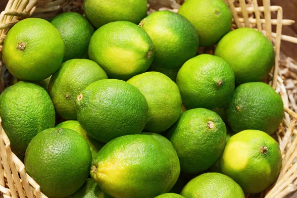 Närbild av många lime frukter — Stockfoto
