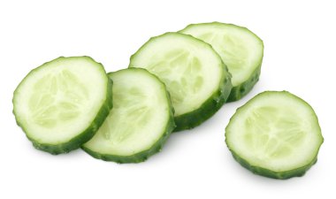 beyaz izole yeşil salatalık dilim