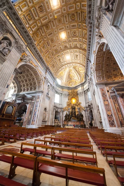 Inside St. Peter's Basilica — Stock Photo, Image