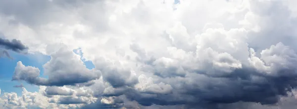 Storm clouds in the sky — Stock Photo, Image