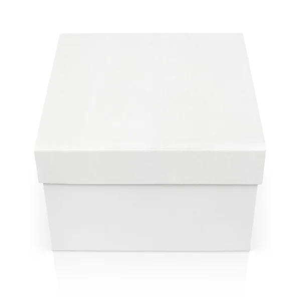 Gesloten vierkante doos geïsoleerd op wit — Stockfoto