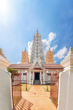 WAT yan Budist tapınağı