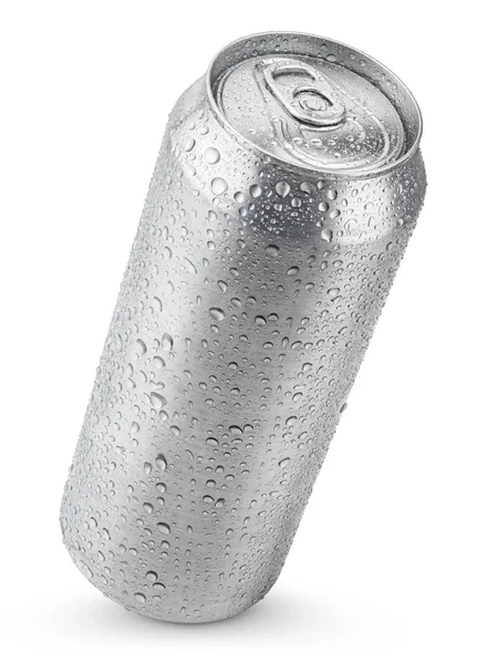 500 ml Aluminiumdose mit Wassertropfen — Stockfoto