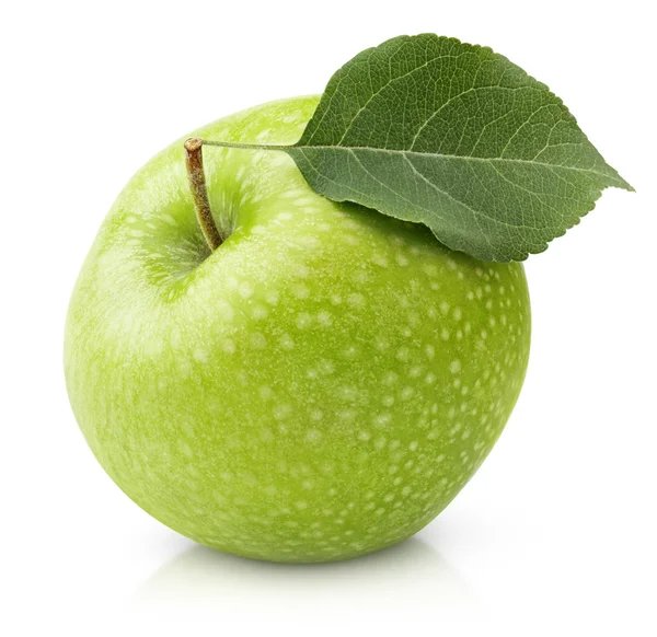 Manzana verde con hoja aislada sobre un blanco —  Fotos de Stock