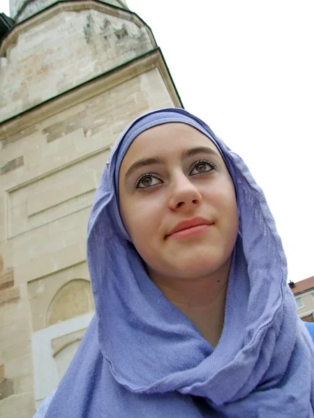 Piękna, młoda dziewczyna muzułmańskich — Zdjęcie stockowe