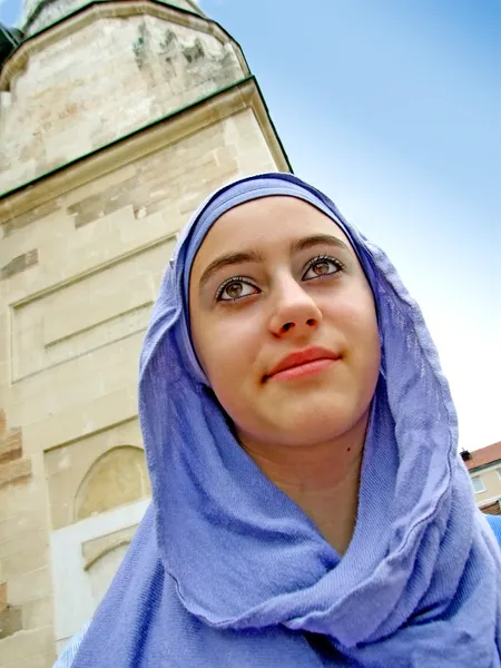 Μια όμορφη νεαρή κοπέλα μουσουλμανική — Φωτογραφία Αρχείου