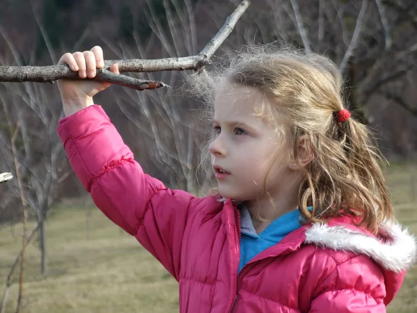 Niña en el parque — Foto de Stock