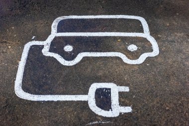 İngiltere 'de elektrikli araç şarj noktası işaretleme işareti