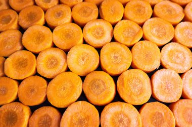 Taze havuç dilimleri yakın plan