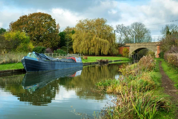 Canal rivière day view near blisworth england uk — Photo
