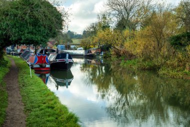 Blisworth İngiltere yakınlarındaki Canal River Day Manzarası