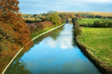 Rotherstorpe İngiltere yakınlarındaki Canal River Day Manzarası