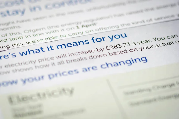 Paper electricity bill with cost increasing notice in England UK — Stock Photo, Image