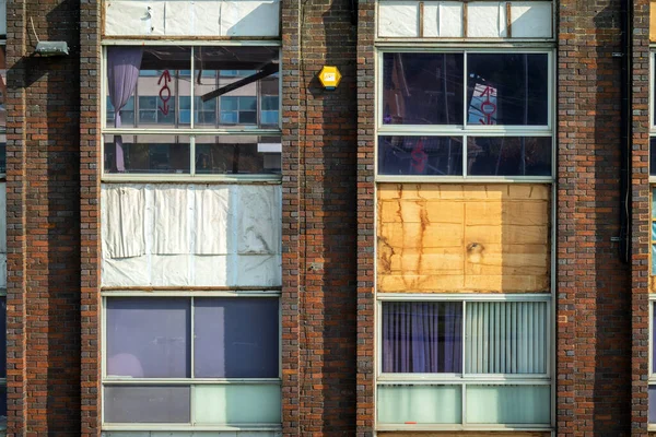 英国の企業倉庫ビルの解体 — ストック写真