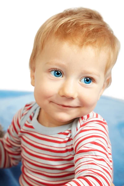 Glücklicher kleiner Junge — Stockfoto