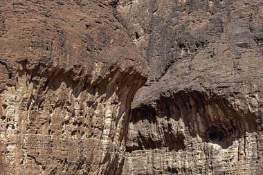 Timna Parkı 'ndaki taş duvar