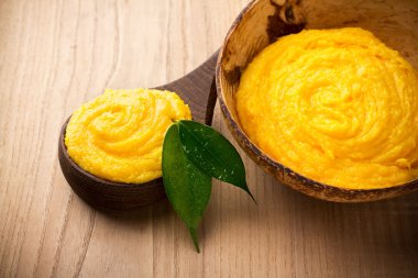 Mango vücut yağı.