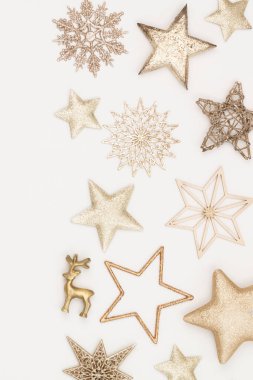 Beyaz ahşap masanın üzerinde Noel arkaplanı.