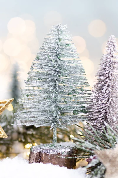 Weihnachten Hintergrund Mit Baum Und Verschwommenen Glänzenden Lichtern — Stockfoto