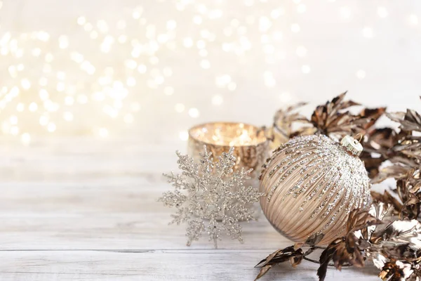 Golden Christmas Palle Accoglienti Con Bokeh — Foto Stock