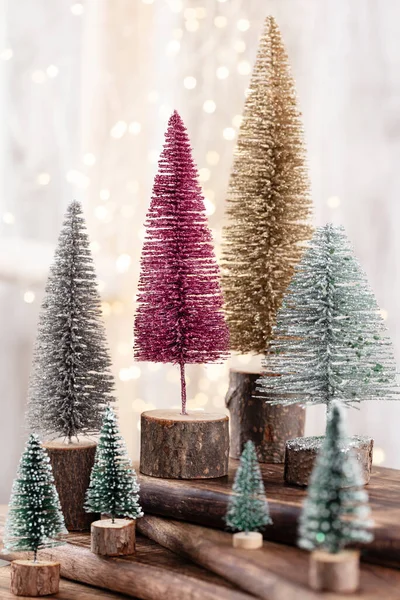 Árbol Navidad Sobre Fondo Bokeh Madera Concepto Celebración Navideña Tarjeta — Foto de Stock