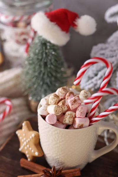 Gemütliche Weihnachtskomposition Mit Tasse Und Plätzchen Heiße Schokolade Mit Marshmallow — Stockfoto